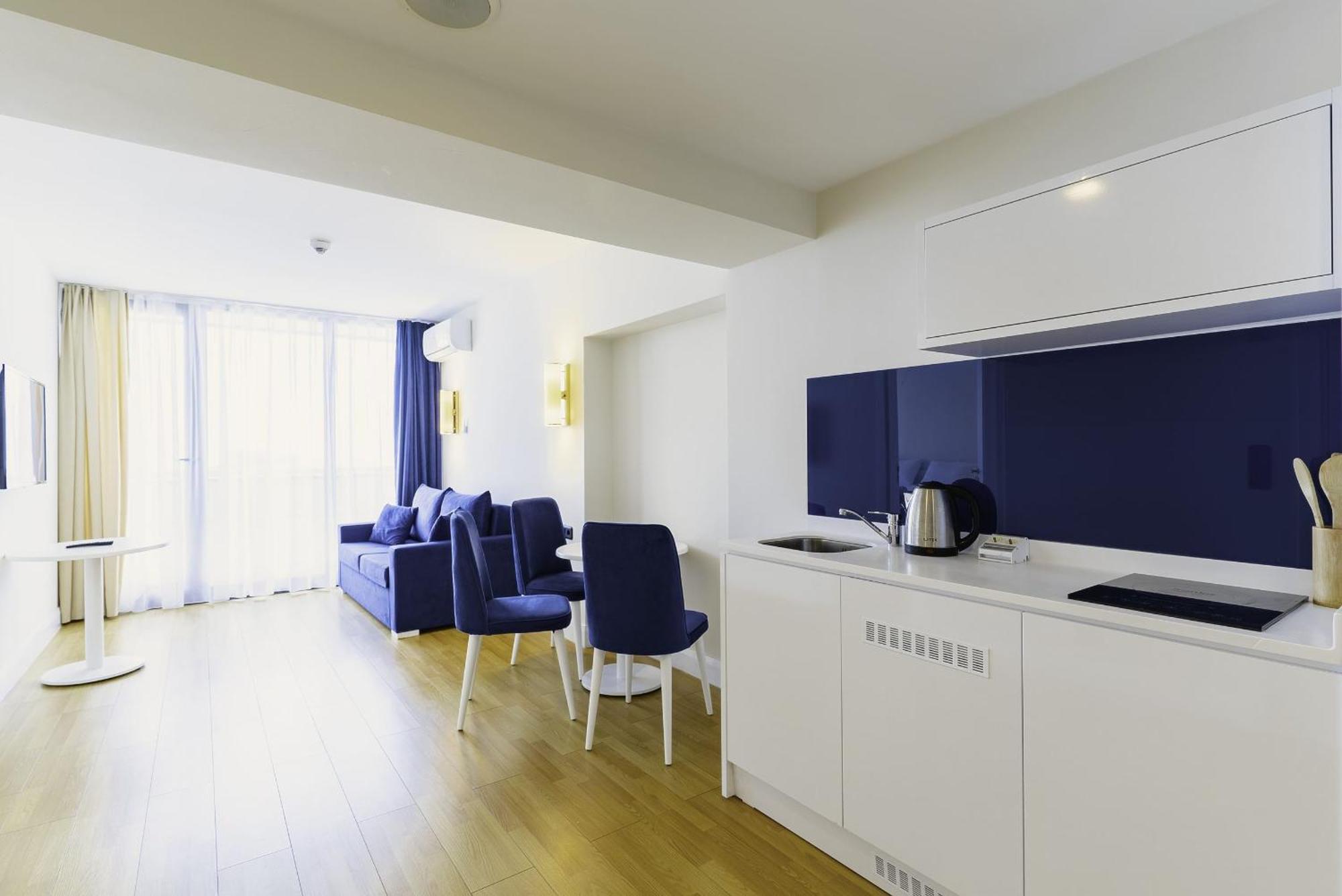 Orbi City Superhost Батуми Екстериор снимка