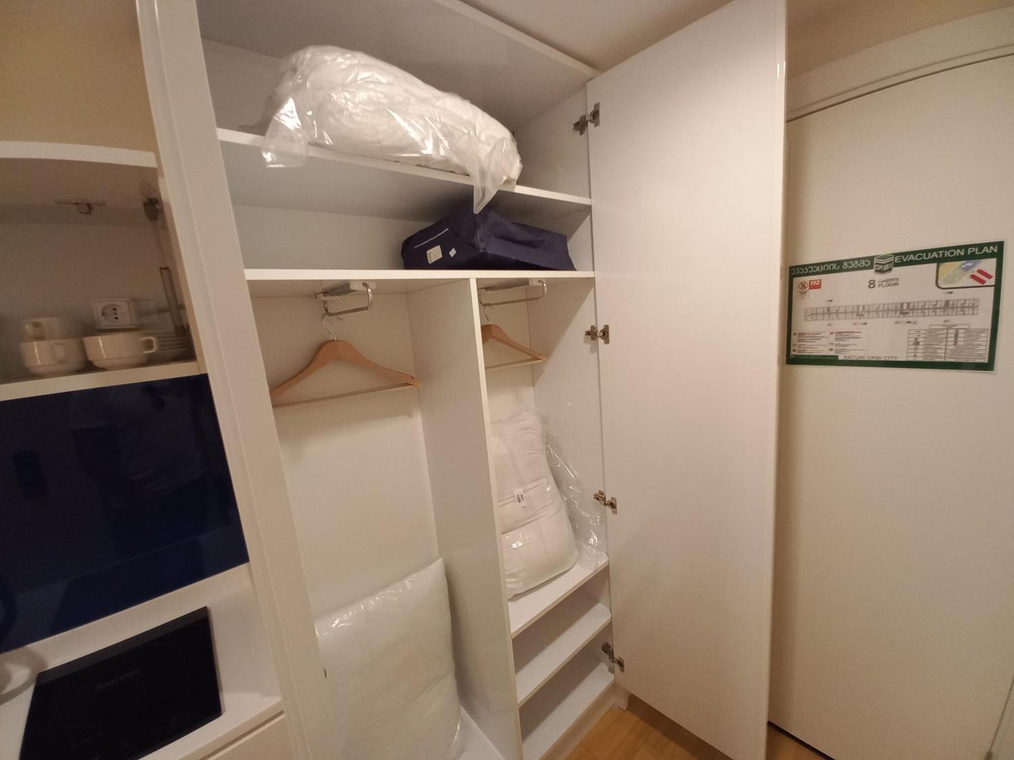 Orbi City Superhost Батуми Екстериор снимка